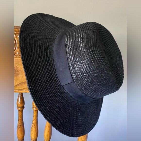 Banana Republic Women’s Sun Hat - Picture 2 of 4